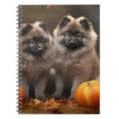 Keeshond Puppy Herfst Delight Pompoen Notitieboek (Voorkant)