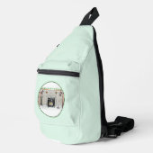 Keeshond Schilderij Kerst Puppy bij de Open Haard Sling Bag (Rechterhoek)