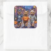 Keeshond Trick-or-Treating in Halloween kostuums Vierkante Sticker (Tas)