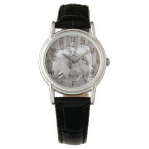 Keeshonds bij het schilderen van de poort - Oorspr Horloge