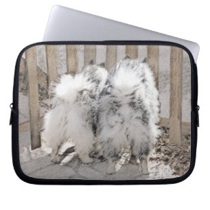 Keeshonds bij het schilderen van de poort - Oorspr Laptop Sleeve