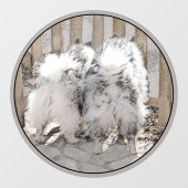 Keeshonds bij het schilderen van de poort - Oorspr Raamsticker (Vel)