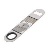 Keeshonds bij het schilderen van de poort - Oorspr Speed Flessenopener (Voorkant Gekanteld)