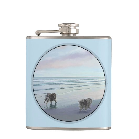 Keeshonds in de Seashore-schilderkunst Heupfles (Voorkant)
