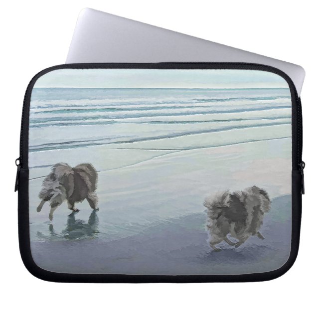 Keeshonds in de Seashore-schilderkunst Laptop Sleeve (Voorkant)