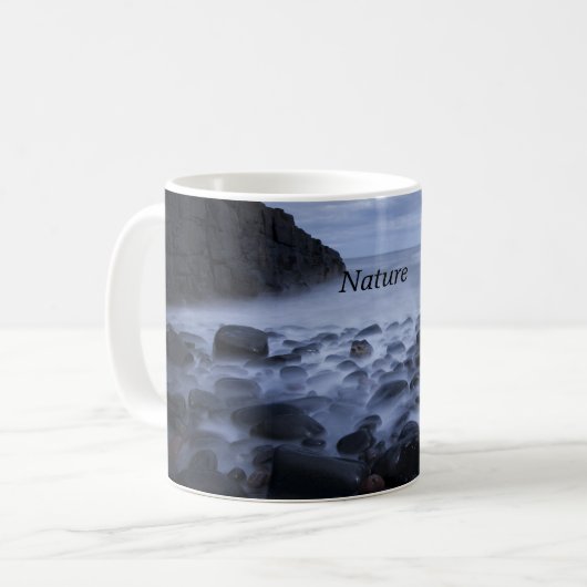 keien en raketten langs de Ocean Shoreline-koffie Koffiemok (Voorkant links)