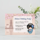 Keiko Kokeshi Doll - Blauw Kimono Verjaardagsfeest Kaart (Staand voorkant)