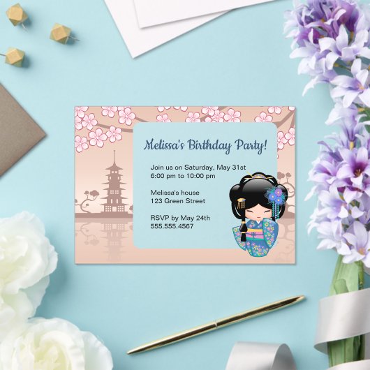 Keiko Kokeshi Transparant Venster Verjaardag Beige Acryl Uitnodigingen (Insitu (Huwelijk))