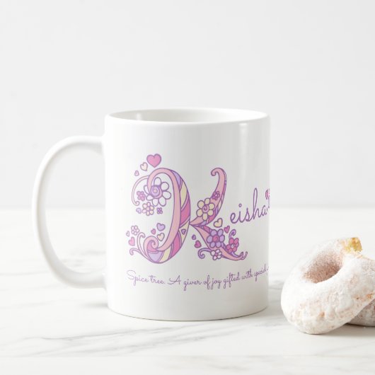 Keisha-naam die decoratief K-monogram pastel betek Koffiemok (Met donut)