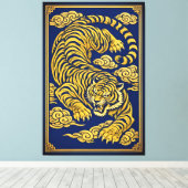 Keizerlijke Tijger – Goud & Blauw Canvasprint Canvas Afdruk (Insitu (Houten vloer))