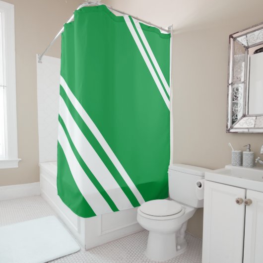 Kelly Green : Moderne lijnen in het wit Douchegordijn (In situ)