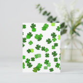 Kelly green "Shamrocks Falling" Briefkaart (Staand voorkant)