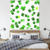 Kelly green "Shamrocks Falling" Canvas Afdruk (Insitu (Slaapkamer))