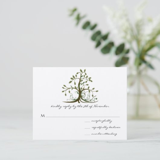 Kelly Green Whimsical Swirl Tree Wedding RSVP Kaartje (Staand voorkant)