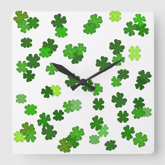 Kelly groen “Shamrocks Falling” Vierkante Klok (Voorkant)