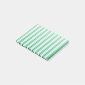Kelly-groene en witte strepen van snoep post-it® notes (Schuin)