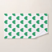 Kelly-groene polka harten wit bad handdoek (Handdoek)