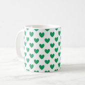 Kelly-groene polka harten wit koffiemok (Voorkant links)
