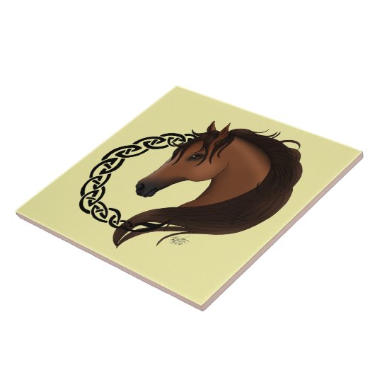 Keltisch bruin paard geel tegeltje (Zijkant)