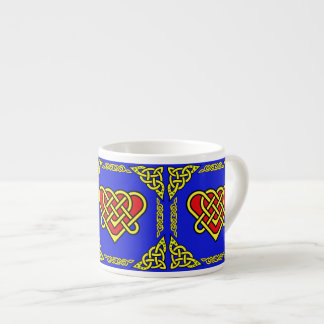 Keltisch/Gadhlig gevlochten hart 3, goud/rood Espresso Kop