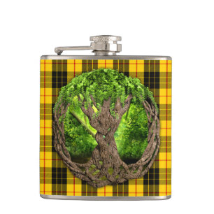 Keltische boom van het leven en LAN MacLeod Tartan Heupfles