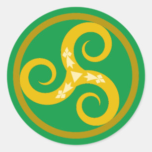 Keltische decoratieve gouden triskele symbool ronde sticker