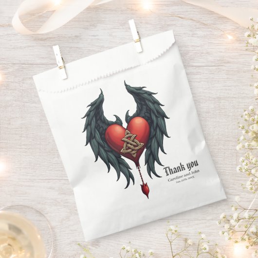 Keltische elegantie met een hart en vleugels. bedankzakje (Geknipt)