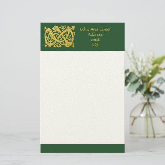 Keltische Gouden Slang op Donkergroen Schrijfpapie Briefpapier (Staand voorkant)