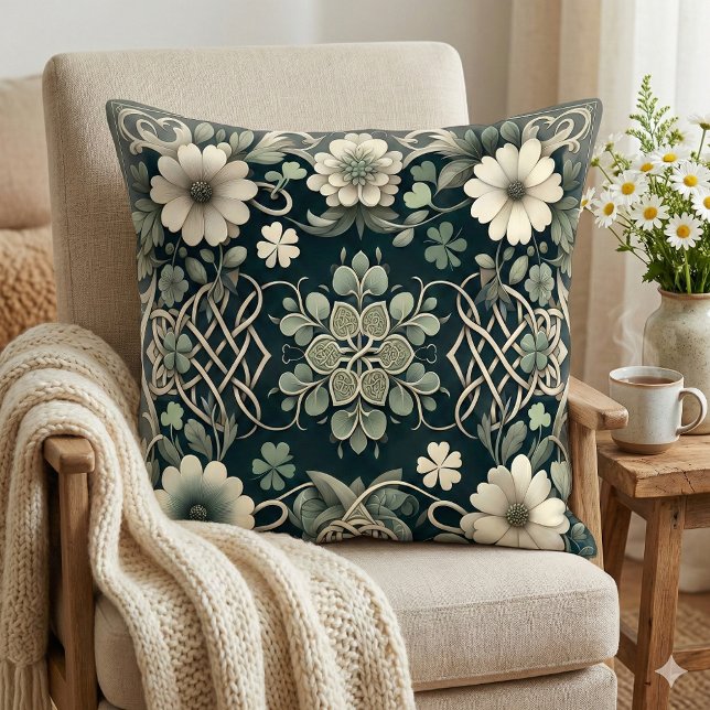 Keltische klaver bloem charme kussen (Celtic Clover Floral Charm Throw Pillow Mockup A)