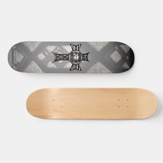 Keltische kruis en schedel (zilver) persoonlijk skateboard (Horizontaal)