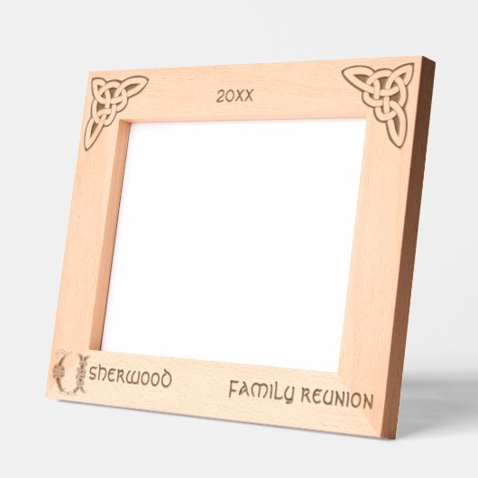 Keltische letter U Aangepaste naam Gegraveerde Lijstjes (Links)