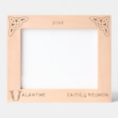 Keltische letter V Aangepaste naam Gegraveerde Lijstjes (Voorkant)