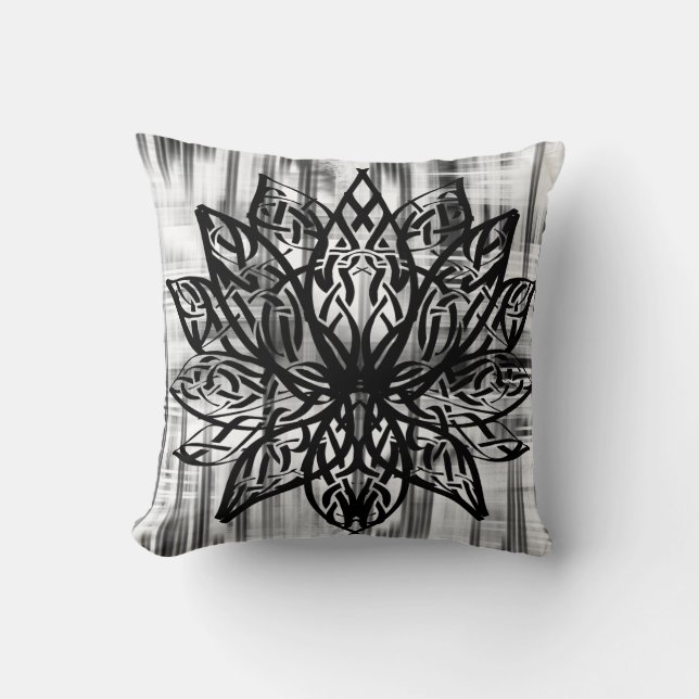 Keltische Lotus Mandala – Minimalistische zwart-wi Kussen (Voorkant)