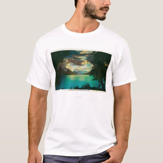 Kenai Lake, Alaska met Storm Gathering T-shirt (Voorkant)