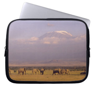 Kenia: Nationaal park Amboseli, Olifanten Laptop Sleeve