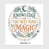 Kennis is het Beste Soort Magie Boek Maan Sticker (Vel)