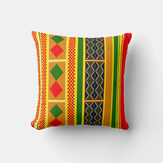 Kente Weave Accent Pillow: Threads of Heritage Kussen (Voorkant)