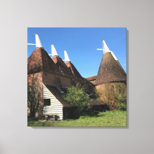 Kentish Oast Canvas Afdruk (Voorkant)
