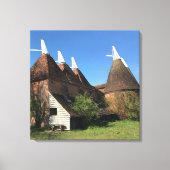 Kentish Oast Canvas Afdruk (Voorkant)