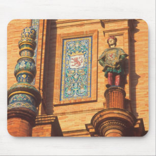 Keramisch beeldhouwwerk detail op de Plaza de Espa Muismat