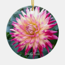 Keramisch ornament met roze dahlias