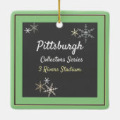 Keramisch Ornament Three Rivers Stadium Day Uitzic (Achterkant)