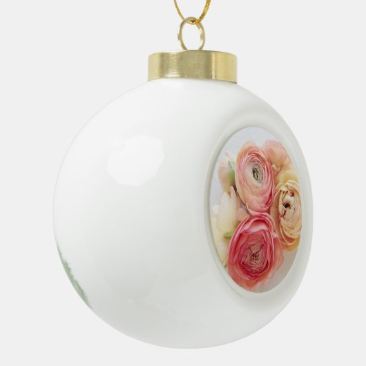 keramisch ornament van ranunculus, met warme kleur (Links)
