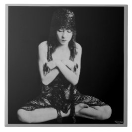 Keramische tegel met  danser tegeltje