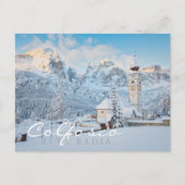 Kerk bedekt met sneeuw met bergachtige achtergrond briefkaart (Voorkant)