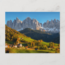 Kerk en dorp met bergen landschap postca briefkaart