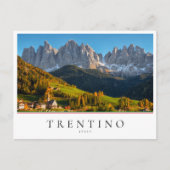 Kerk en dorp met berglandschap briefkaart (Voorkant)