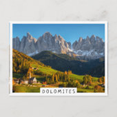 Kerk en dorp met berglandschap briefkaart (Voorkant)