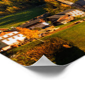 Kerk en dorp met berglandschap poster (Hoek)