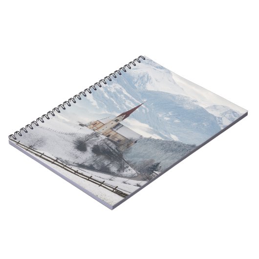 Kerk in een alpenwinterlandschap notitieboek (Linkerzijde)